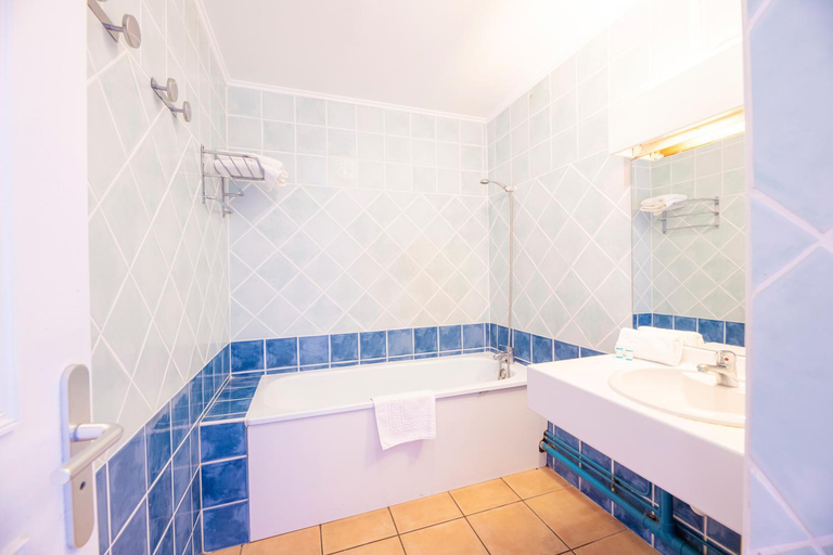 Bathroom 3, Le Relais Des Cimes - HellBourg, Salazie