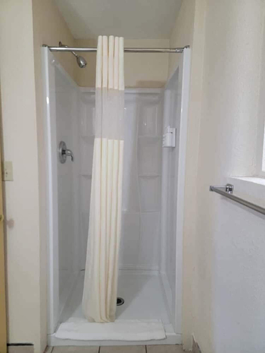 Bathroom 4, Americas Best Value Inn Williams/Grand Canyon, Coconino