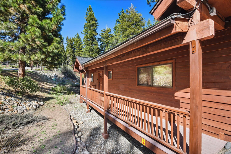 Exterior & Views 2, Tranquil Tumbleweed Close to Skiing & More!, Washoe