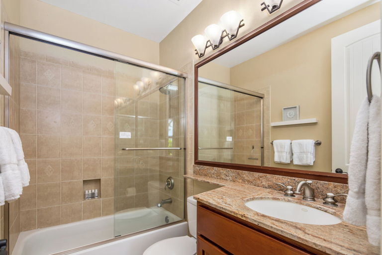 Bathroom 4, Hale Laki Stunning Resort Condo, Walk to Beach!, Hawaii