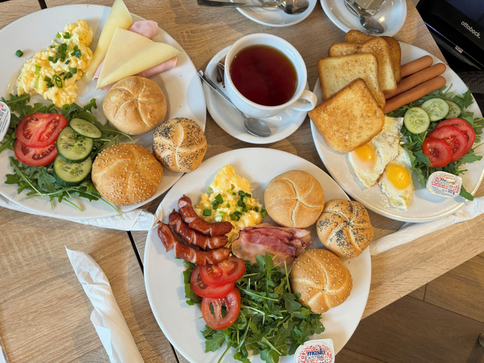 Food & Drinks, MGR Rooms Sonata, Warsaw