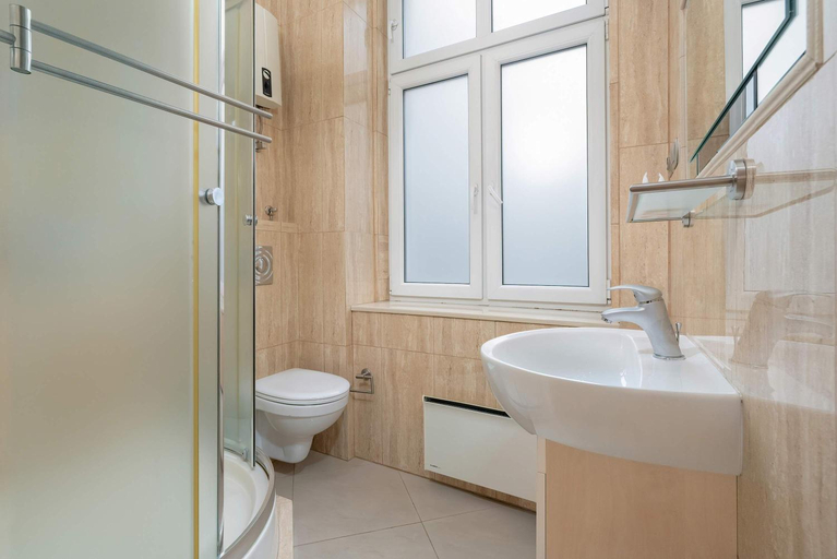 Bathroom 3, Elegancki Apartament Studio w Poznaniu by Noclegi Renters, Poznań City
