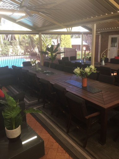 Food & Drinks, Travellers Rest Motel, Mundaring