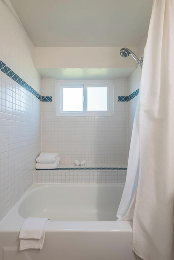 Bathroom 4, Family Retreat, Legoland and the Beach!, San Diego