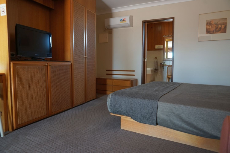 Bedroom 4, Nandewar Motor Inn, Narrabri