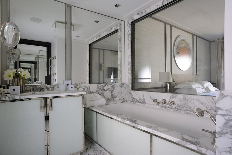 Bathroom 5, Villa Maia, Rhône