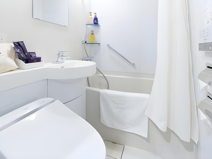 Bathroom 12