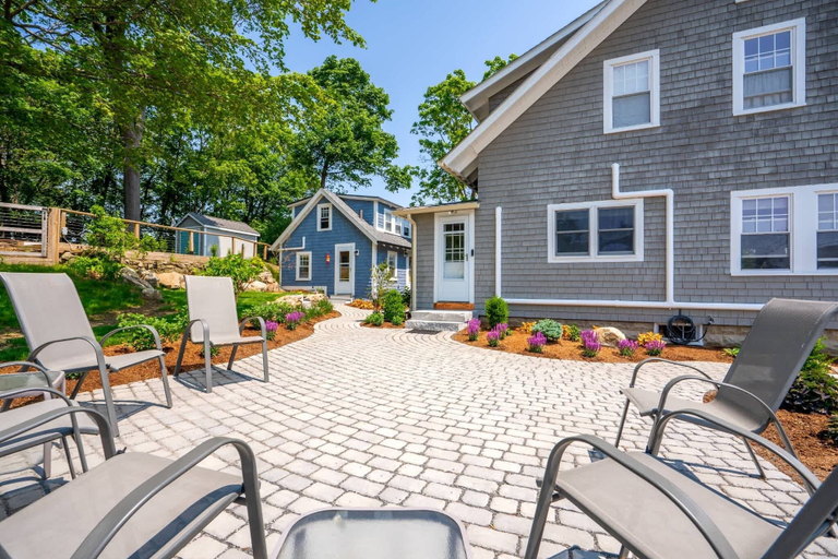Others 3, Steps to Beach & Downtown OGT - Screened in Porch, York