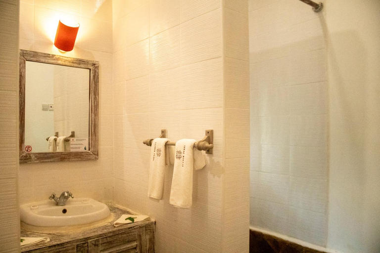 Bathroom, Eleven Pearl Boutique Hotel & Spa, Msambweni
