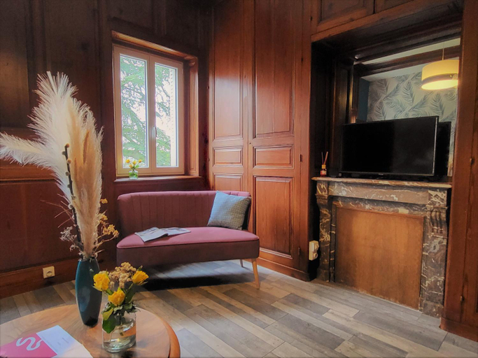 Bedroom 2, Sejour de Charme au Chateau avec Petit-Dejeuner et Parking - FR-1-591-705, Indre