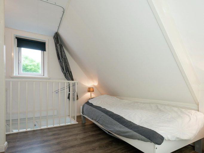 Bedroom 2, Elegant Apartment in Hoorn with Roof Terrace, Hoorn
