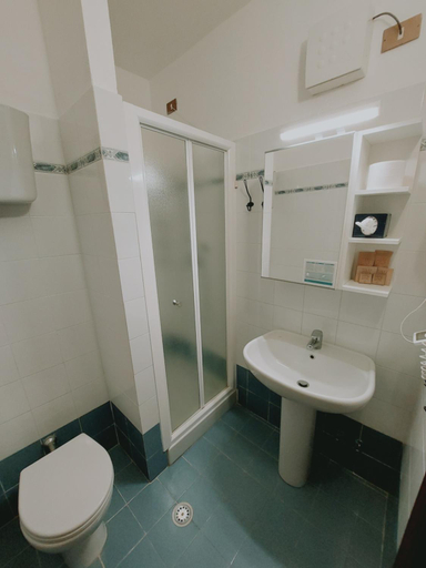 Bathroom 4, Casale Virgili, Siena