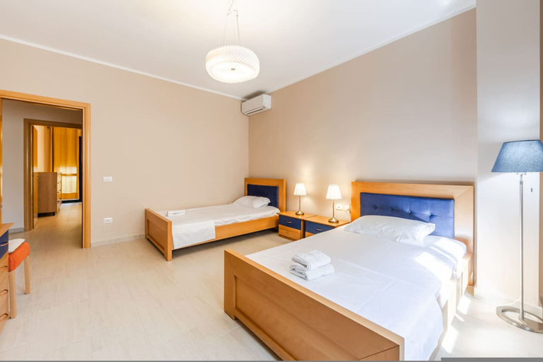 Room 5, Marina Mirage Apartment Beachfront 2BR, Vlorës
