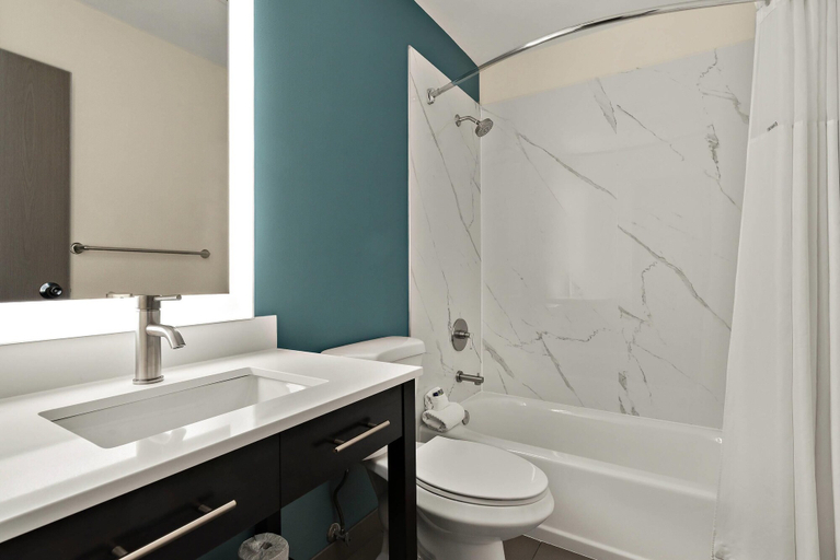 Bathroom 4, Sleep Inn Kelso Longview, Cowlitz