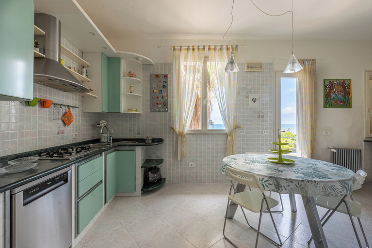 Private kitchen 3, Villetta Ficarazzi by Wonderful Italy, Palermo