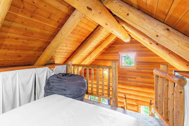 Bedroom 3, Penn Cove Overlook by Avantstay Cabin w/ Views, Island