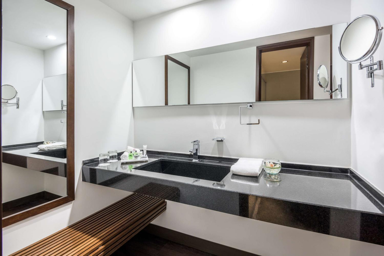 Bathroom 3, NH Collection Royal Andino, Santafé de Bogotá