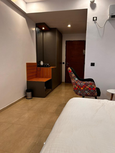 Others 4, Comfy Stays, Lucknow