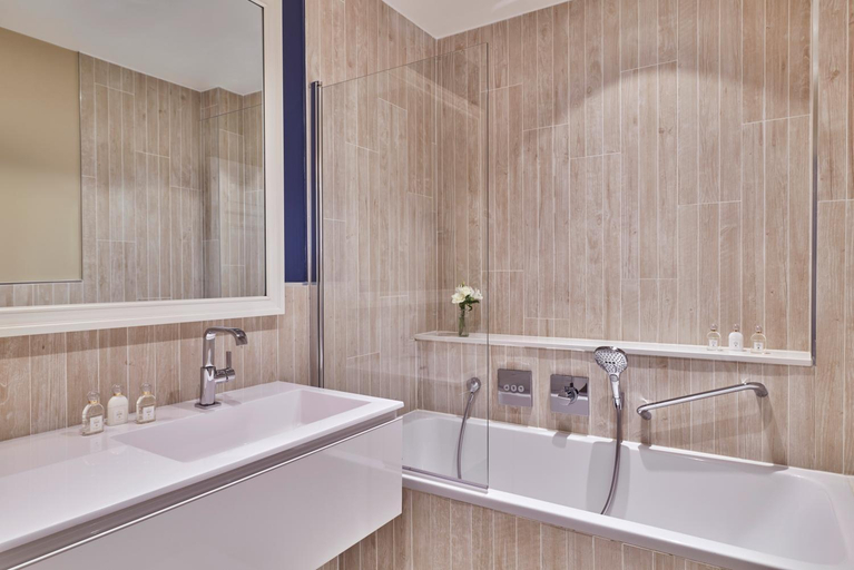 Bathroom 5, Hotel Barriere Le Grand Hotel Dinard, Ille-et-Vilaine