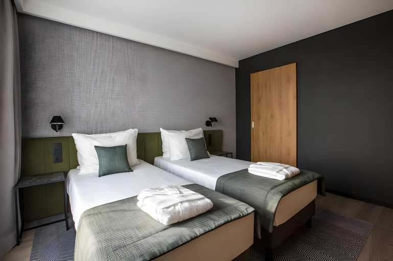 Bedroom 2, Q Hotel Plus Wrocław Bielany, Środa Śląska