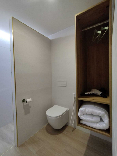 Bathroom 2, Plaza Rooms, Murcia