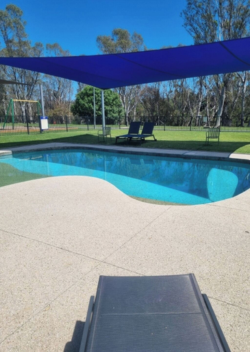 Sport & Beauty, Bridgewater Caravan Park, Loddon - South