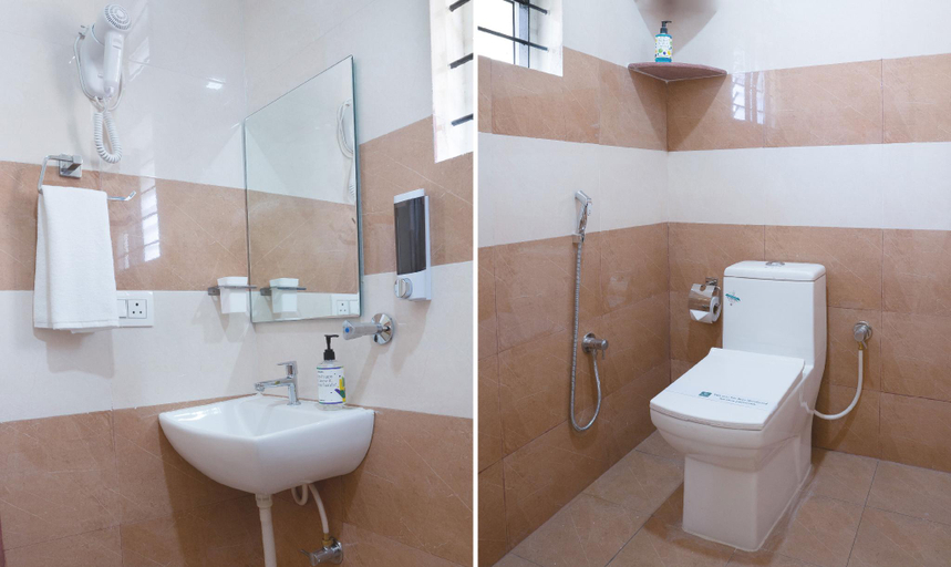Bathroom 3, Treebo Galaxy Kings Suites Near Manyata Tech Park, Bangalore