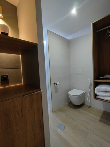 Bathroom 2, Plaza Rooms, Murcia