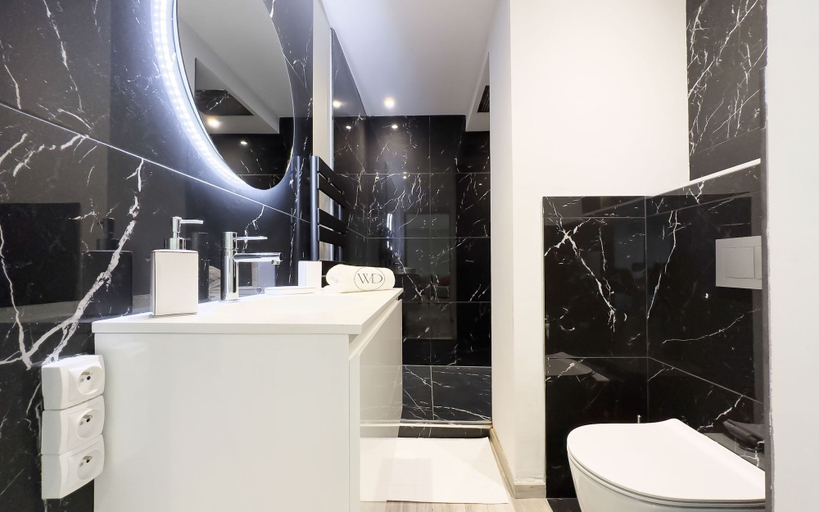 Room 3, 201 Le First in Cannes, Alpes-Maritimes