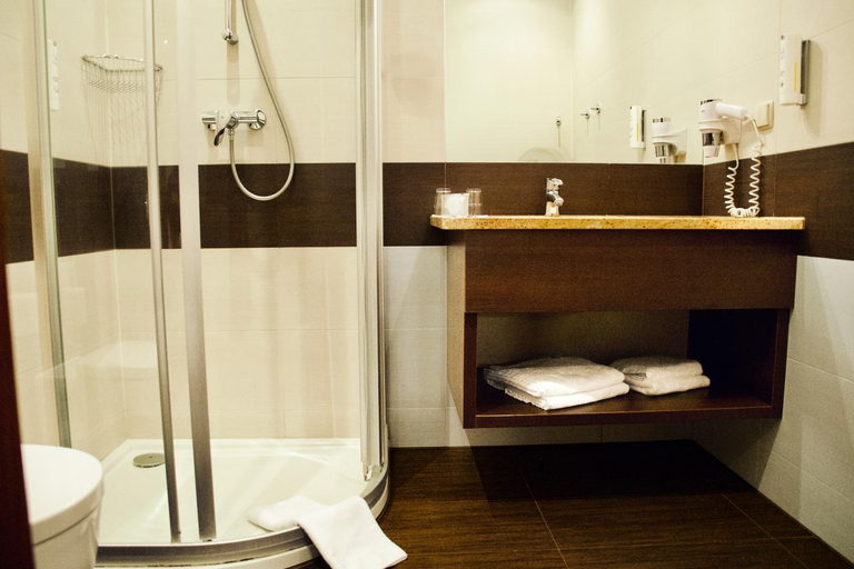 Bathroom 4, Hotel Szafran, Będzin