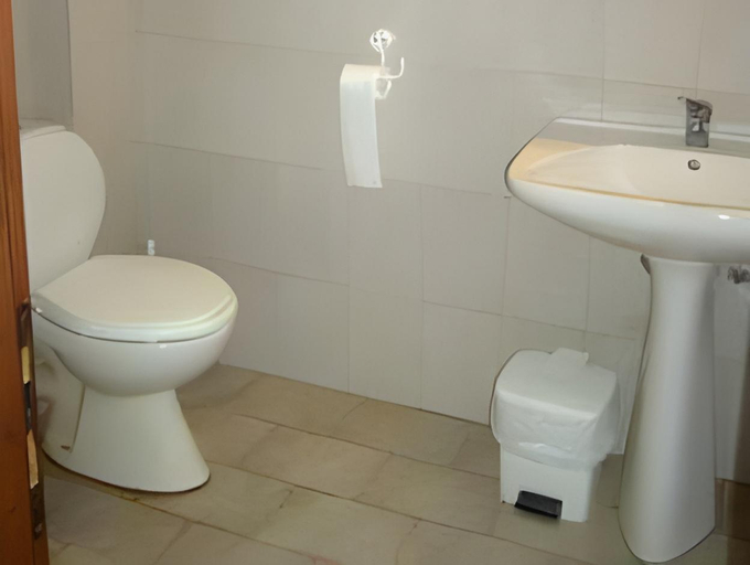 Bathroom, Ermioni Hotel, Central Macedonia