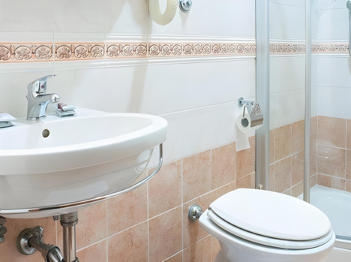 Bathroom 4, Hotel Anfiteatro Flavio, Rome