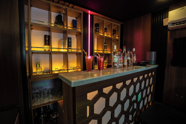 Food & Drinks 4, Presken Awolowo Way - Ikeja, Ikeja