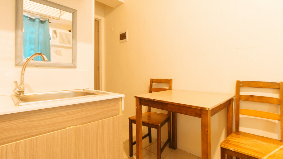 Bathroom 4, Eimys Place at Urban Deca Mandaluyong by RedDoorz, Mandaluyong