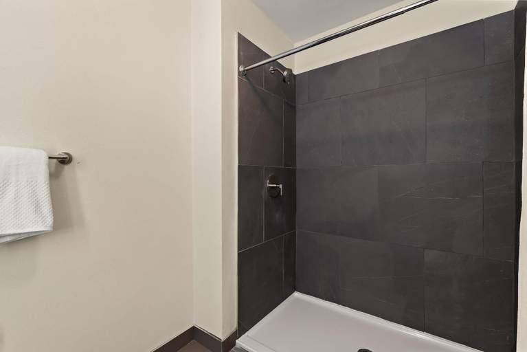 Bathroom 4, Sleep Inn Kelso Longview, Cowlitz
