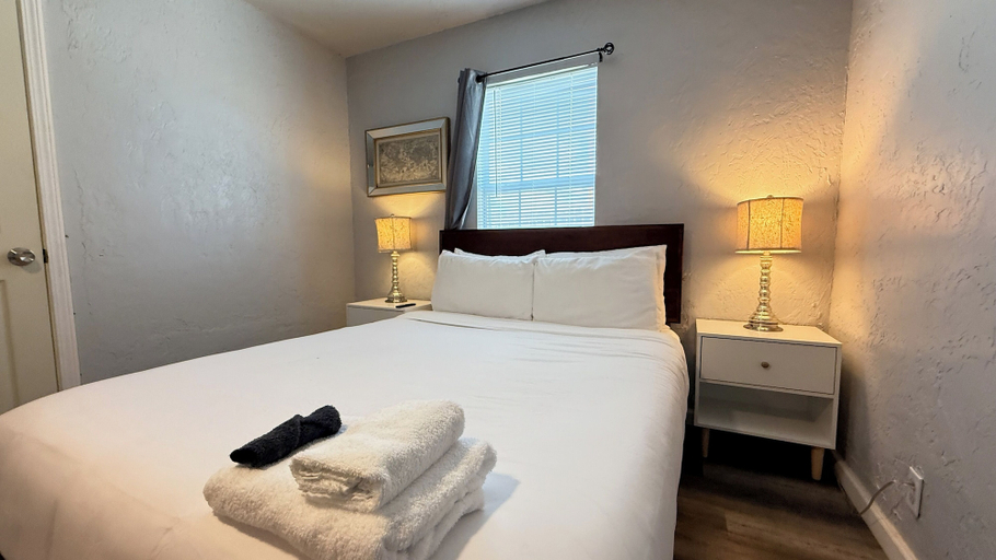 Room 5, Budget-friendly Studio in OKC Private Entry 20-3, Oklahoma