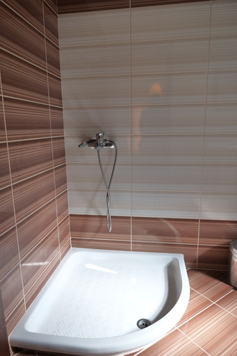 Bathroom 3, Privé City Hotel, Sarandës