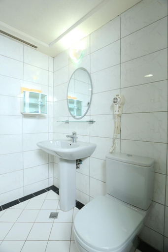 Bathroom 3