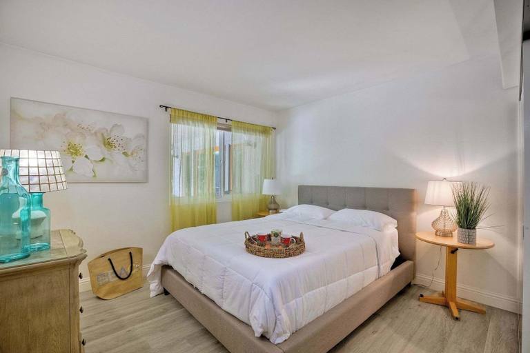 Bedroom 2, Serene Coastal Home Sleeps 8 1 Mile From Beach!, San Diego