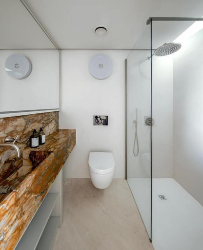 Bathroom 4, Stilla, 6, Triq San Lazzru