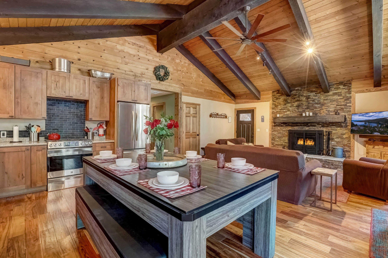 Others 1, Willow's Hideaway - Pet Friendly Cozy Cabin!, El Dorado