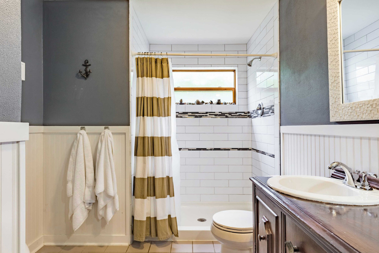 Bathroom 4, Camano Vista Paradise by Avantstay Private Beach, Island