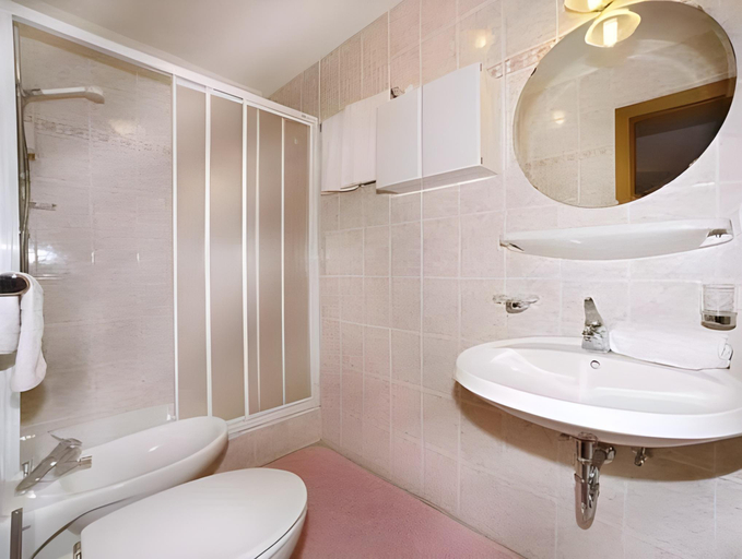 Bathroom 3, Garni Ortles, Bolzano