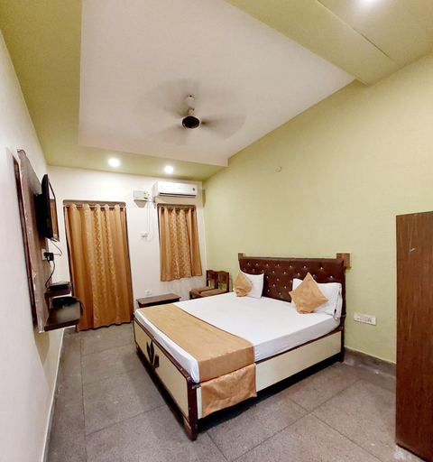 Bedroom 3, Hotel Gokul Grand, Varanasi