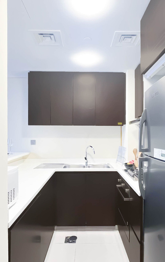 Interior 3, Luxury 2BR in Merano Tower Stunning City Views, Dubai