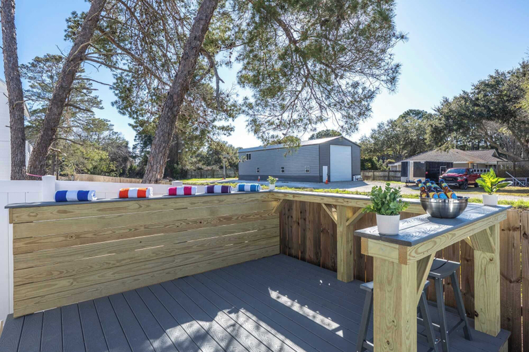 Food & Drinks 3, Beach to Bay 3BR Retreat - Cowboy Pool & Golf Cart, Walton