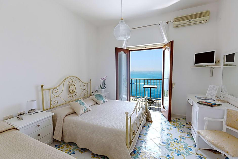 Bedroom 3, Villa Bella Vista, Salerno