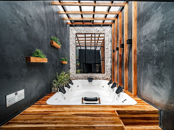 Bathroom 3, ONE APARTMENTS LLERAS, Medellín