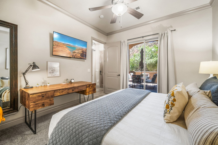 Bedroom 3, Poolside Retreat Directly Across From Pool!, Washington