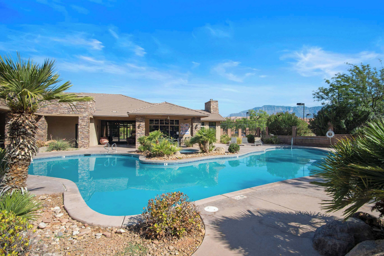 Sport & Beauty 3, Sierra Sky Patio w/ Fireplace, Washington